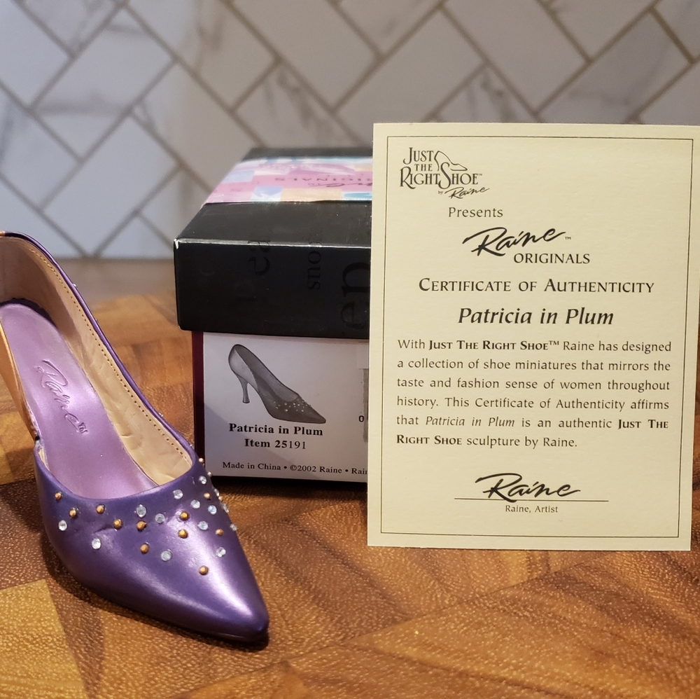 Just the Right Shoe,  Patricia in Plum, 2002, 25191